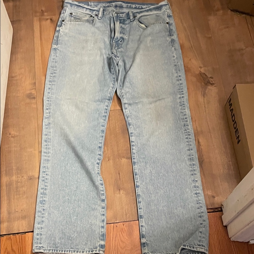 Men's Light Blue Jeans